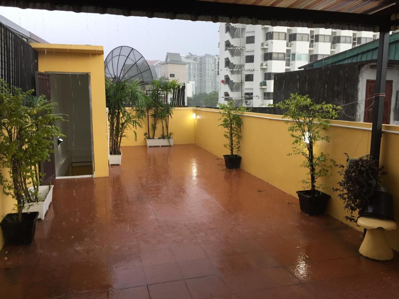Artistel (Adults Only) Hostel Chiang Mai Exterior photo